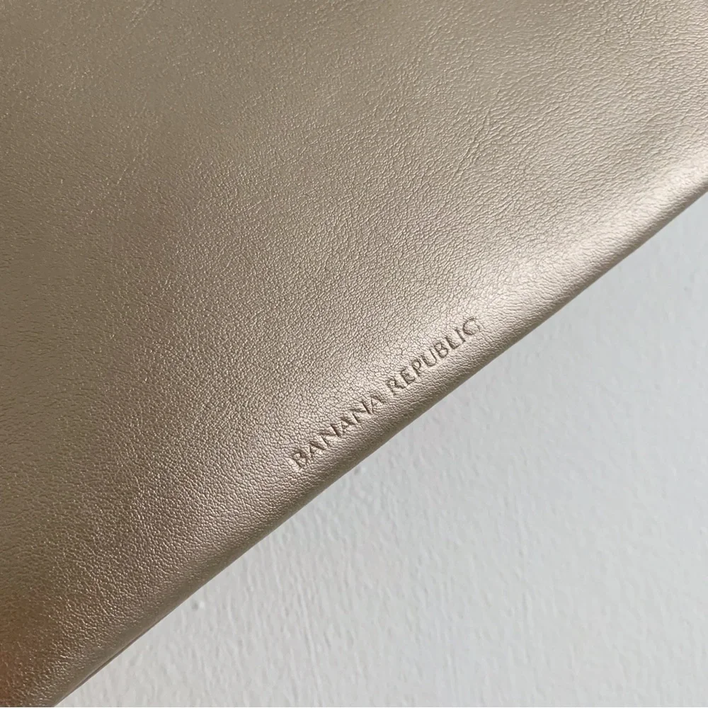 Banana Republic Gold Leather Wristlet Clutch Chic Party Festive Y2K Wedding NYE